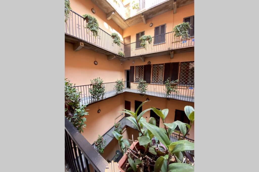 Boutique Apartment In Milano Center: Duomo Scala Exterior photo